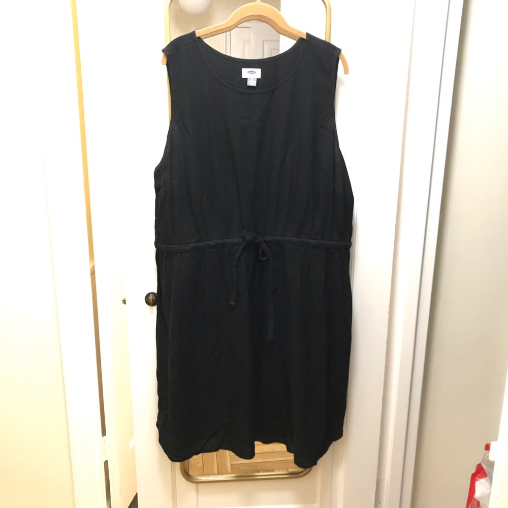 Black, linen, sleeveless tie-waist dress